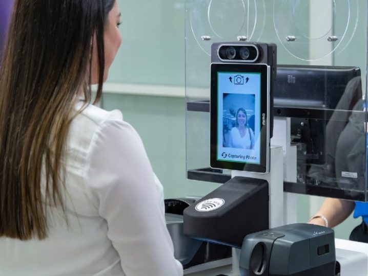 Tecnología evoluciona la seguridad con reconocimiento facial en aeropuertos de EEUU
