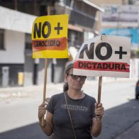 Activistas exigen justicia para los 43 venezolanos fallecidos durante las protestas de 2014