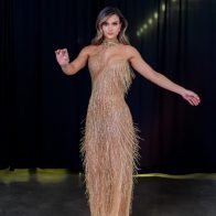 Clarissa Molina se destaca en conducción y look en Premio Lo Nuestro