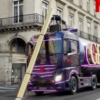 Causa polémica publicidad de “Griselda” con camión que aspira ‘cocaína’