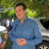 Candidato a regidor Feliz Pacheco asiste a las urnas y hace un llamado a la prudencia