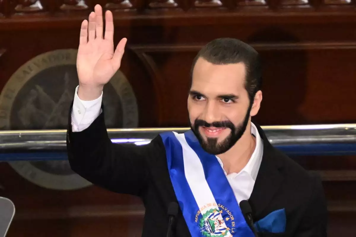 El presidente de El Salvador, Nayib Bukele, asegura que "poco a poco" resolverá "décadas enteras de saqueo y abandono"