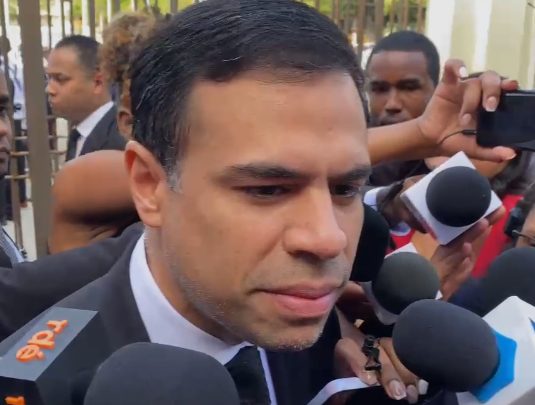 Roberto Ángel apela a la "madurez política" de la oposición ante posible retiro de Asamblea Nacional