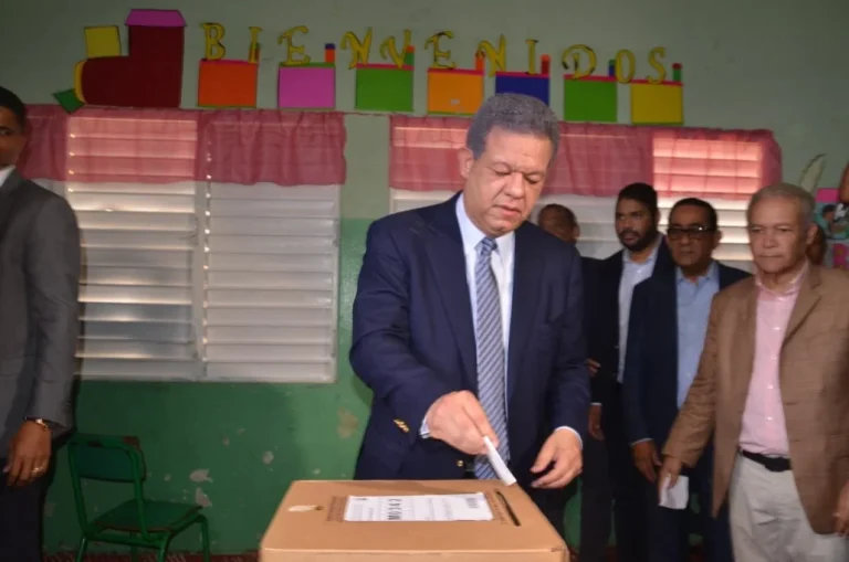 Presidente del partido FP votará a partir del mediodía en la Escuela República Dominicana