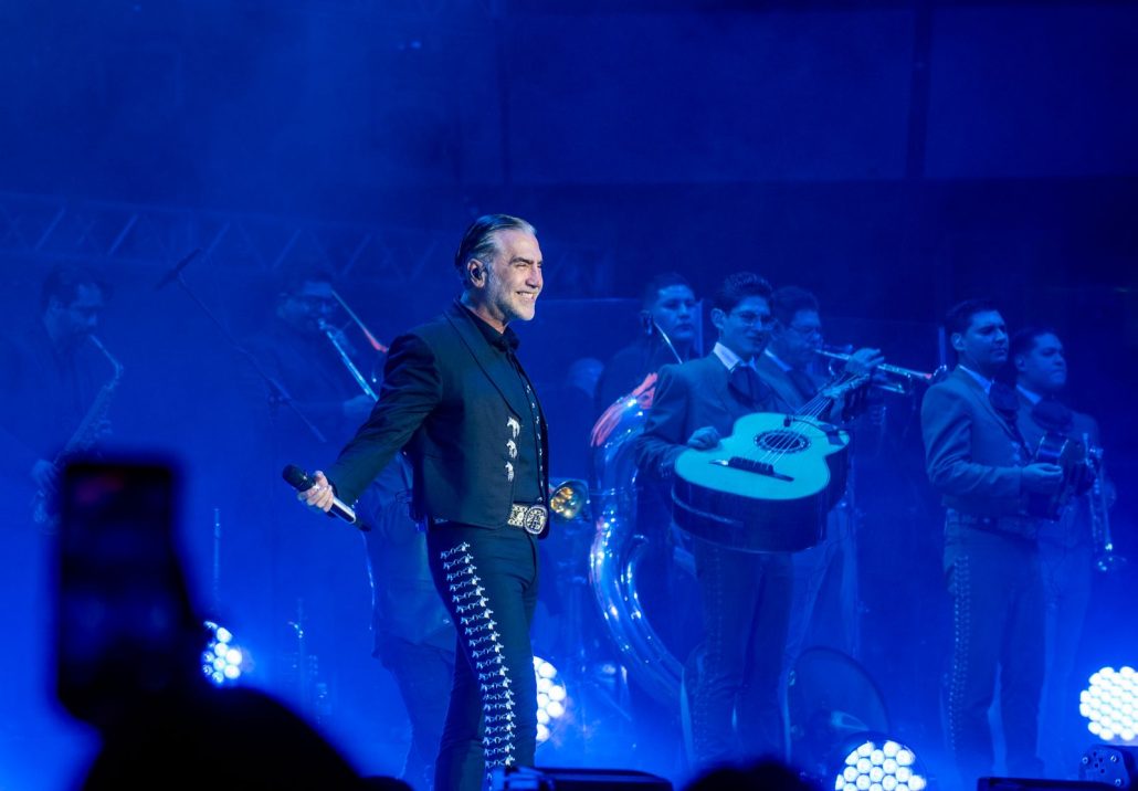 Alejandro Fernández: Entre lágrimas, alegrías y muchas emociones en Santo Domingo