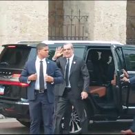 Presidente Abinader asiste a misa en honor a Gustavo Cisneros