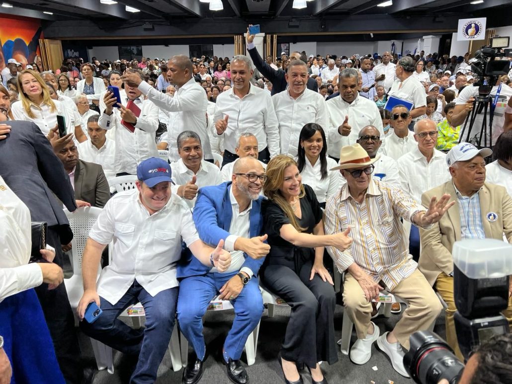 PRM juramenta Comando Nacional de Frentes Sectoriales
