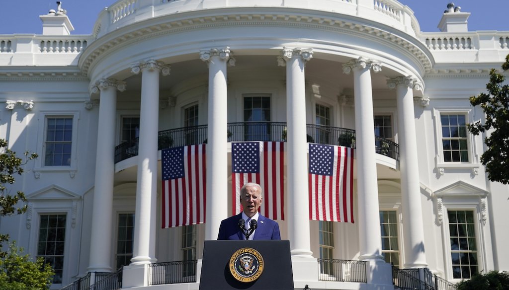 La Casa Blanca ve "desquiciado" el apoyo de Trump a Rusia contra la OTAN
