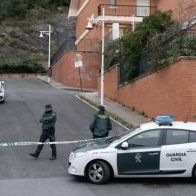 Detenidos dos menores tras aparecer muerta su madre en España