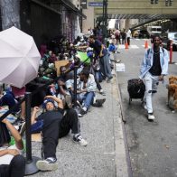 Colapsados refugios de inmigrantes en New York