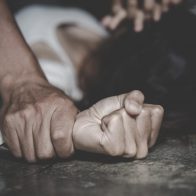 Arrestan hombre acusado de abusar sexualmente de una menor de 13 años en Santiago