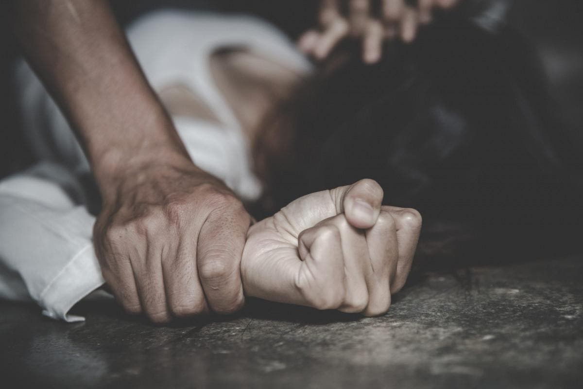 Arrestan hombre acusado de abusar sexualmente de una menor de 13 años en Santiago