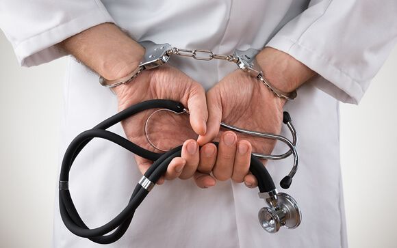 Presos profesionales de la salud ofrecen servicios de atenciones médicas