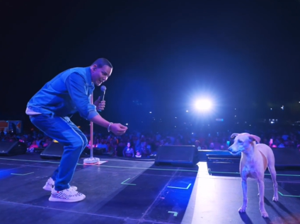 "Firulais" el invitado especial de Víctor Manuelle en concierto
