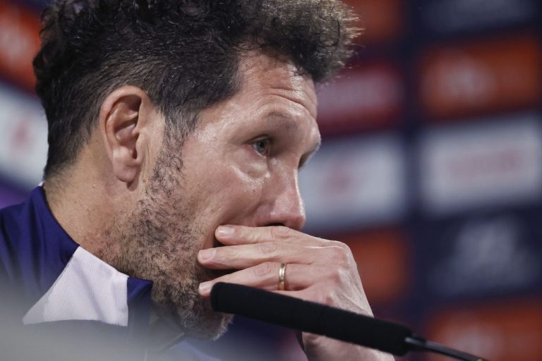 Simeone "LaLiga nos exige estar atentos, el Barcelona nos hizo daño los últimos partidos"