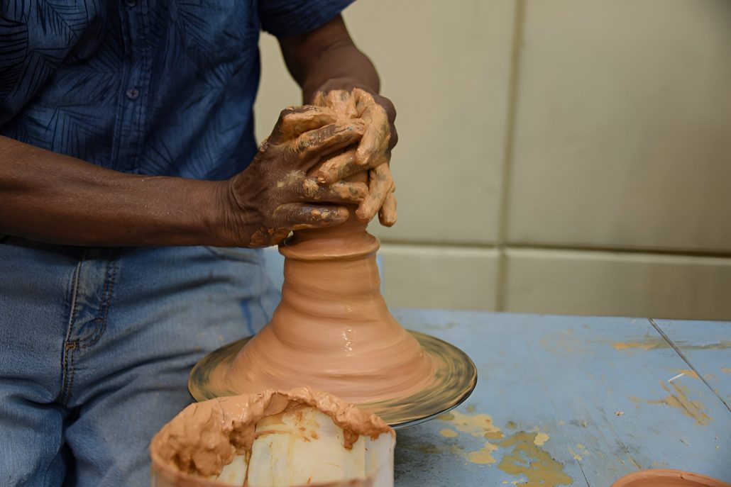 Artesanos dominicanos claman por apoyo gubernamental en el Día Internacional del Artesano