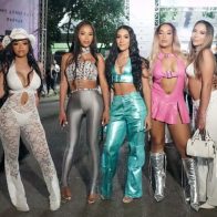 Atuendos extravagantes predominaron en segunda función del concierto de Karol G