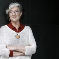 Barbara Kingsolver: EEUU ha empezado a hablar del racismo estructural, pero no del clasismo