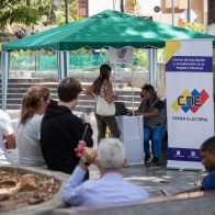 Consejo Nacional Electoral venezolano comienza proceso de inscripción de votantes para presidenciales