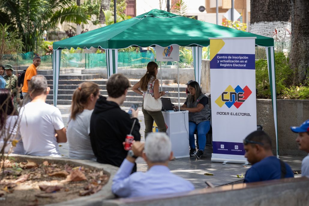 Consejo Nacional Electoral venezolano comienza proceso de inscripción de votantes para presidenciales
