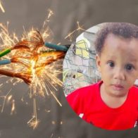 Niño pierde la vida al recibir una descarga eléctrica en Baní