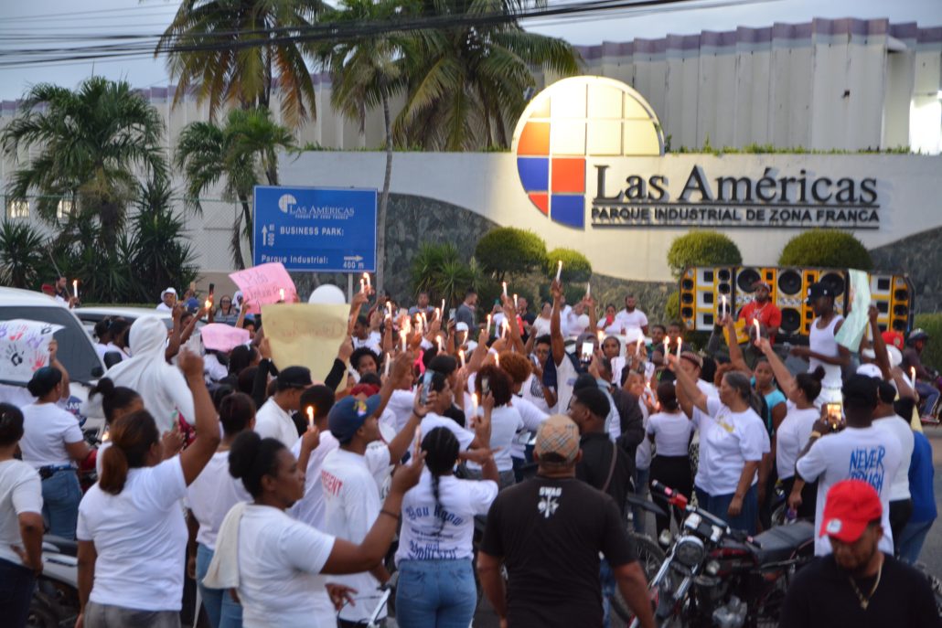 Realizan marcha pacifica por muerte de Paula Santana