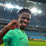 Lula exige a "fanáticos racistas" que respeten al futbolista Vinicius como "ser humano"