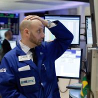 Wall Street abre en rojo y el Dow Jones baja un 0.47%