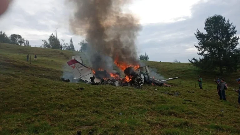 Avion ambulancia accidentado en Colombia | Noticias de hoy en De Último Minuto