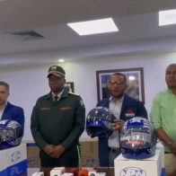 Entrega de cascos busca reducir mortalidad de motociclistas en Semana Santa