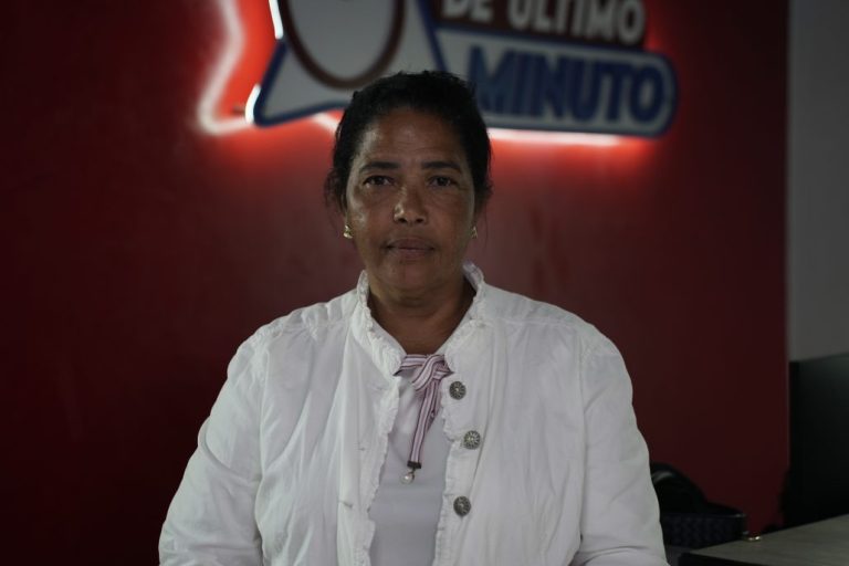 Clara Adames pide a las autoridades que el abogado Víctor Adames cumpla con su deuda económica