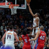 Durant se convierte en el octavo máximo anotador de la NBA y Boston somete a Milwaukee
