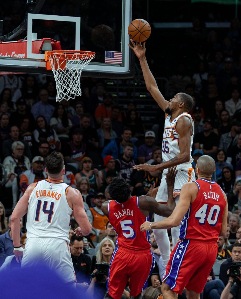 Durant se convierte en el octavo máximo anotador de la NBA y Boston somete a Milwaukee