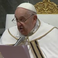 El papa pide a los sacerdotes liberarse de egoísmos