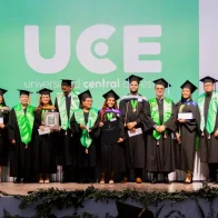 UCE gradúa 399 nuevos profesionales en su CXLV investidura de grado