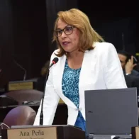 Diputada Ana María Peña deplora malas condiciones de la Escuela Hermanas Mirabal, en el Café de Herrera, SDO