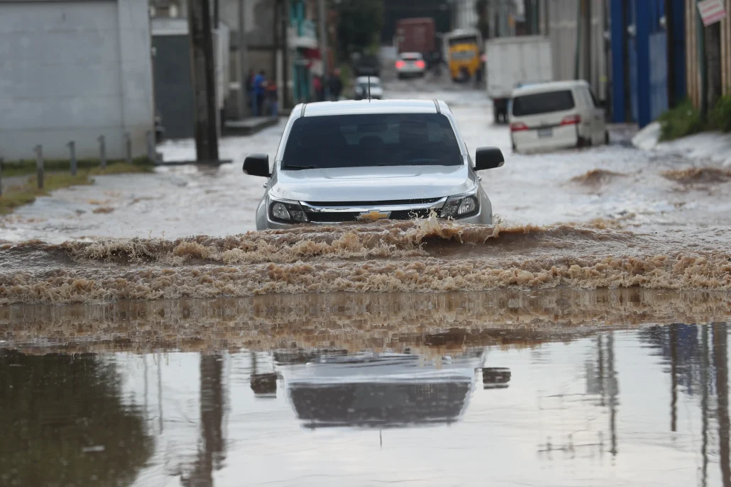 COE reporta inundaciones en Espaillat, La Vega y Samaná a causa de las lluvias