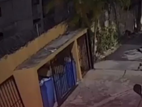 Colapsa verja perimetral de un condominio en el Residencial Amapola del DN
