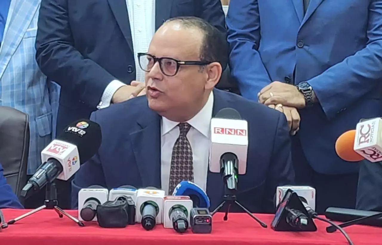 Presidente del CARD deplora maltrato de la policía a jurista en Neyba