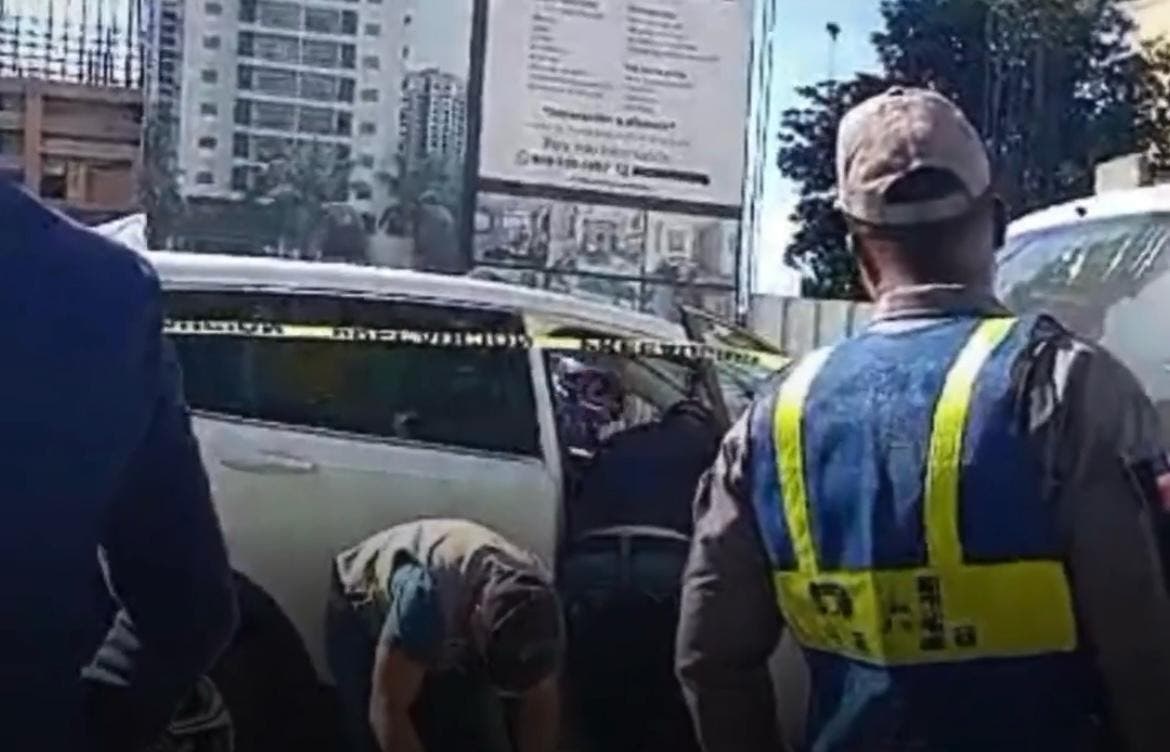 ¡Tragedia! Militar se suicida en su vehículo