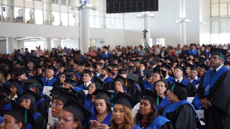 UAPA gradúa 1,560 nuevos profesionales sin importar su discapacidad 2 | Noticias de hoy en República Dominicana UAPA gradúa 1,560 nuevos profesionales sin importar su discapacidad