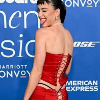 Vestuario de Katy Perry foco de atención en Premios Women Billboard Music 2024