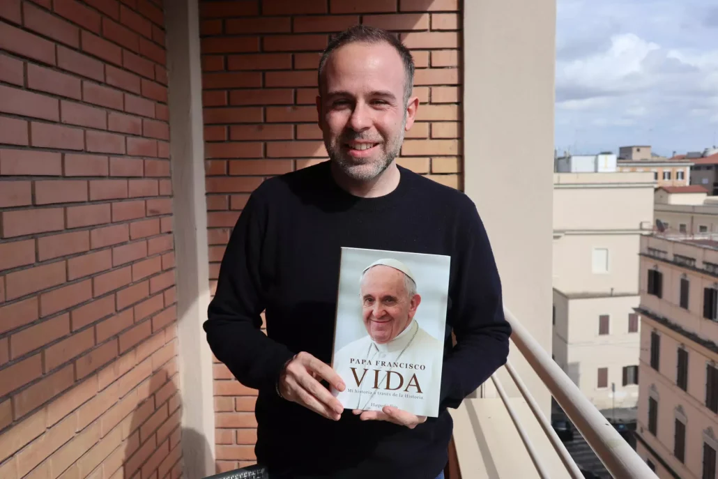El papa recuerda la dictadura argentina como "algo diabólico" en su autobiografía