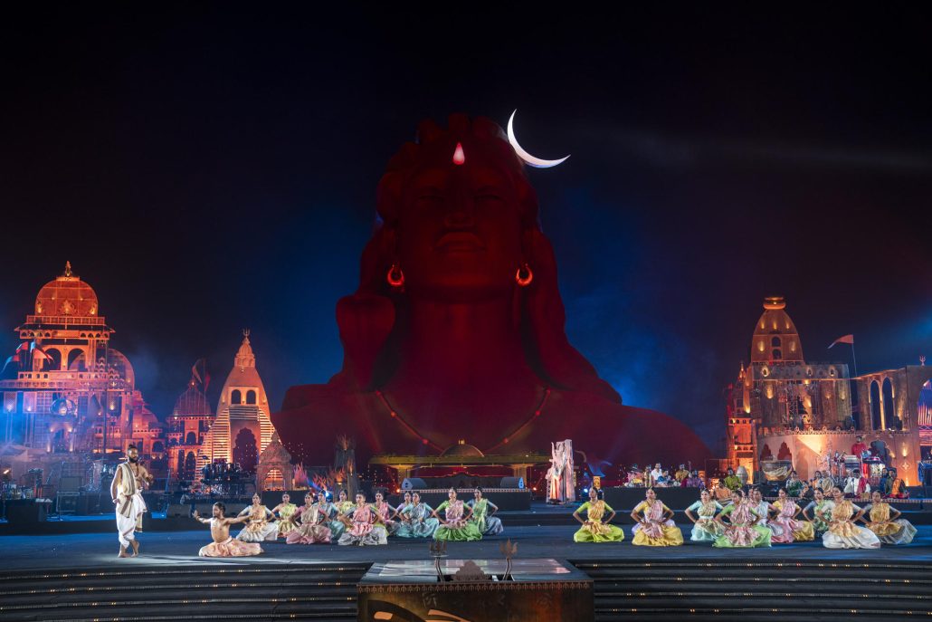 Un festival de yoga reúne en una noche a 150 millones de personas en todo el mundo
