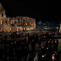 El vía crucis del papa ante la locura de la guerra