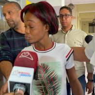 Aplazan medida de coerción contra madre acusada de matar su hijo en Santiago