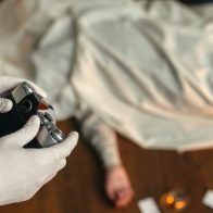 Un prófugo en Guyana es sospechoso de asesinar a una madre y su hijo tras escapar