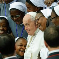 El papa sigue resfriado pero continua sus trabajo a pleno ritmo
