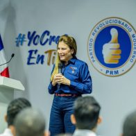 Carolina Mejía juramenta nuevas autoridades jóvenes del PRM en Santiago