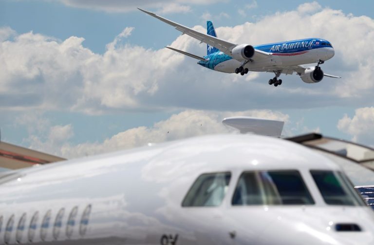 Grandes aerolíneas de la UE reclaman incentivar los combustibles sostenibles y acotar las huelgas